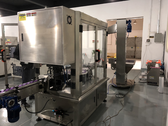 desen al mașinii de acoperire a borcanelor cu cremă (2).jpg