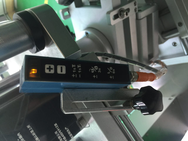 senzor pentru detectarea etichetelor transparent.jpg